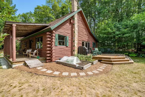 766 N Marshall, Beulah, MI 49617
