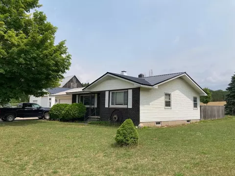 3430 N 19 12, Mesick, MI 49668