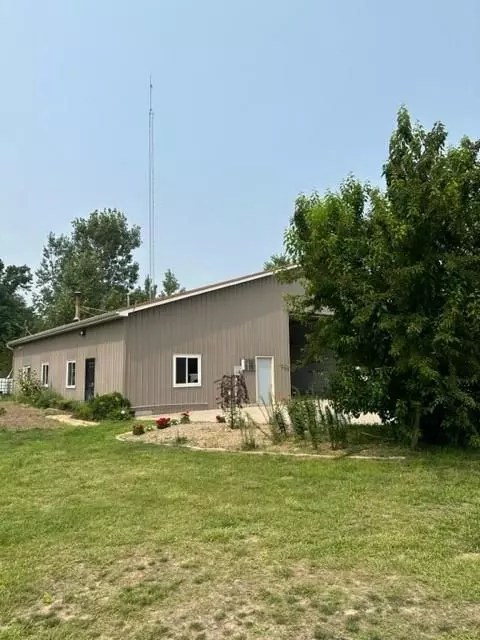 2361 N Alamando Rd, Coleman, MI 48618