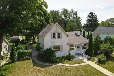 611 Pine, Elk Rapids, MI 49629