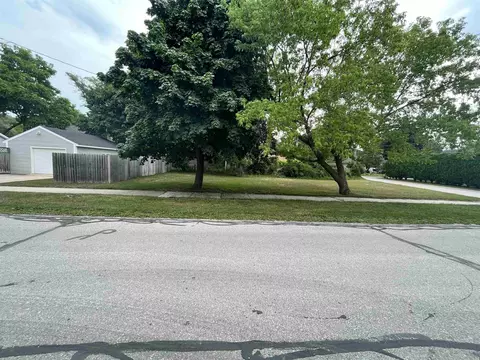 513 Grant, Traverse City, MI 49686