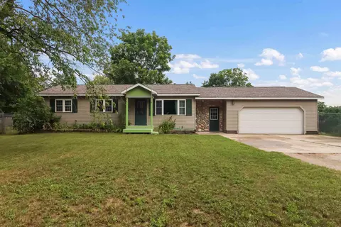 4626 S Manor Wood, Traverse City, MI 49685