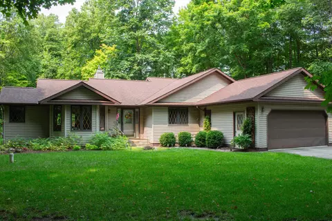 4618 Blue Cedar, Mount Pleasant, MI 48858