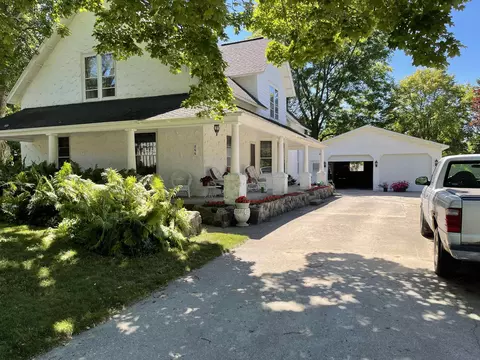 866 Barber, Benzonia, MI 49616