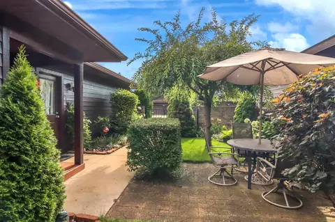 2137 Hammond Pl E, Traverse City, MI 49686