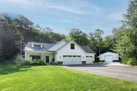 359 W Vly, Maple City, MI 49664