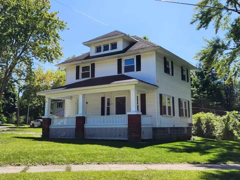 749 Massachusetts, Alma, MI 48801