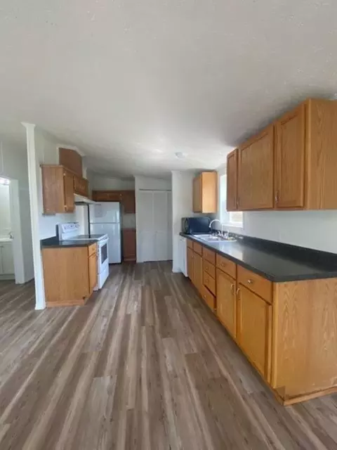 10075 Monique, Interlochen, MI 49643 photo 8