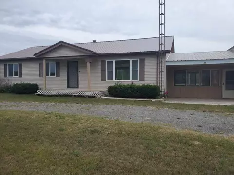 1421 S Mcgee, Lake City, MI 49651