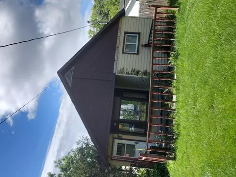 209 W Fulton, Pompeii, MI 48874