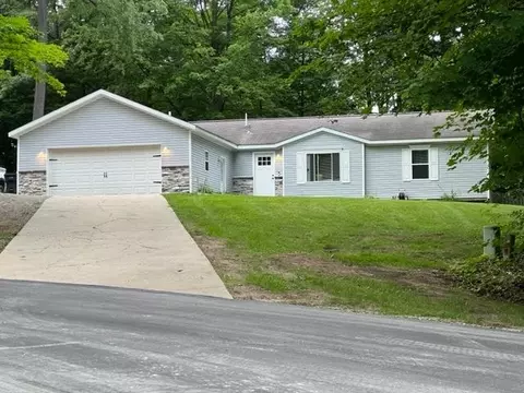 6328 Berkshire, Cadillac, MI 49601