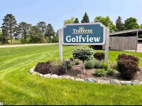 5538 Golfview, Williamsburg, MI 49690