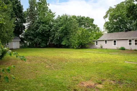 406 E Sixth, Clare, MI 48617 photo 3