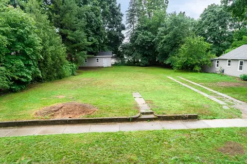 406 E Sixth, Clare, MI 48617 photo 4