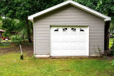 406 E Sixth, Clare, MI 48617 photo 6