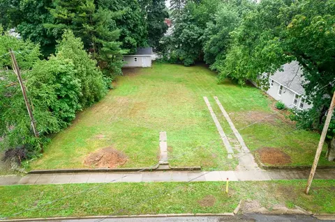 406 E Sixth, Clare, MI 48617