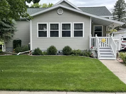 302 Elwell, Alma, MI 48801