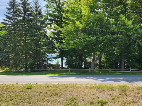 000 Cairn, Elk Rapids, MI 49676