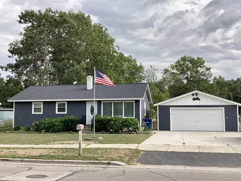1022 Centre, Traverse City, MI 49686