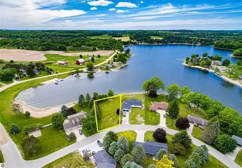 APT 3 Peterson, Cadillac, MI 49601