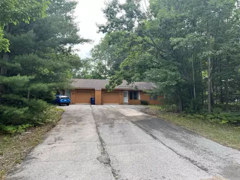 4370 Eagle Crst, Williamsburg, MI 49690