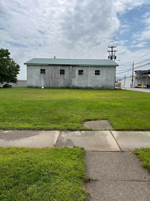 120 Emerson, Ithaca, MI 48847 photo 3