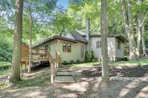 8242 S Sullivan, Cedar, MI 49621