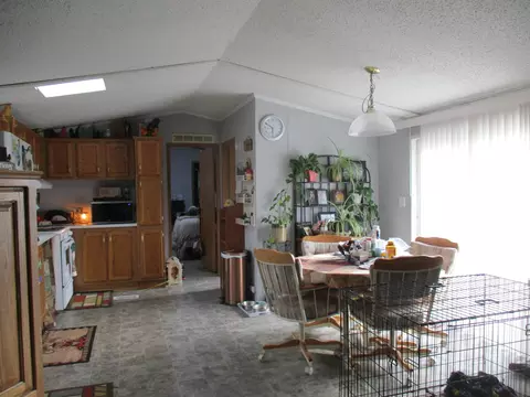 891 N 885 N Warner, Sumner, MI 48889 photo 3