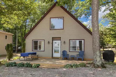 8238 Deadstream #LOT : 9, Honor, MI 49640