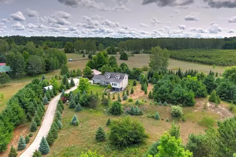 9950 E Jade, Suttons Bay, MI 49682