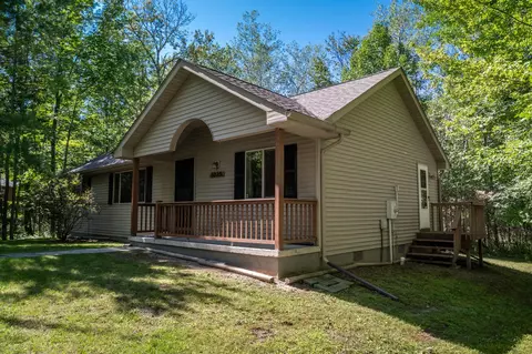 5225 King Richards, Gladwin, MI 48624 photo 2