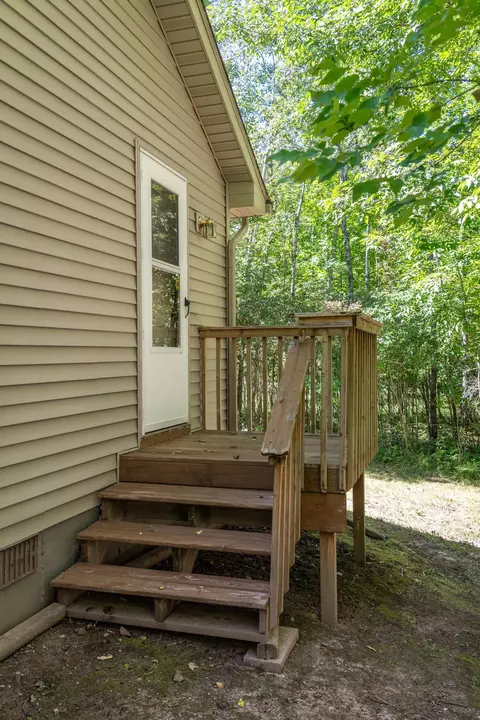 5225 King Richards, Gladwin, MI 48624 photo 7