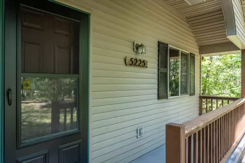 5225 King Richards, Gladwin, MI 48624 photo 4