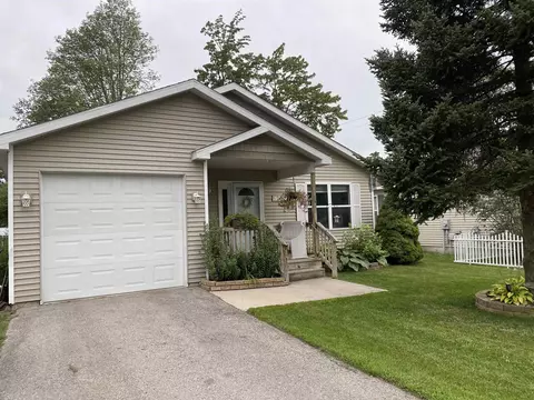 1202 Clinch, Traverse City, MI 49686