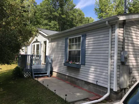 5953 Henderson Lk, Sterling, MI 48659