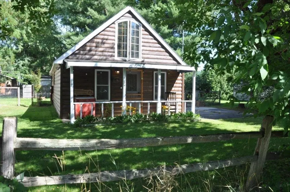 204 Beech, Houghton Lake, MI 48629 21 Photos Movoto