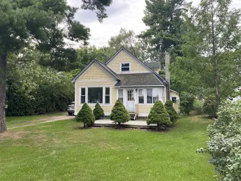 1020 Peninsula, Traverse City, MI 49686