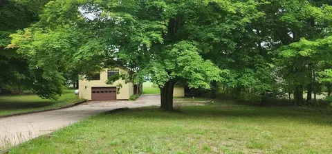 5120 N 3, Mesick, MI 49668