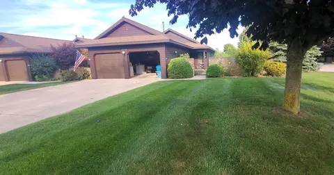 2132 Hammond Pl, Traverse City, MI 49686