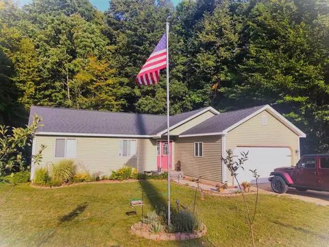 5661 Hilltop, Bellaire, MI 49615