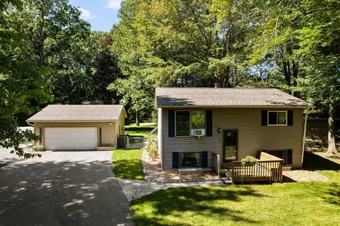 1799 Pinewood, Traverse City, MI 49685