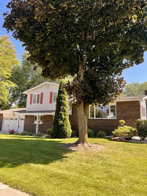 234 Purdy, Alma, MI 48801