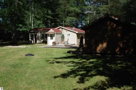 3343 Columbia, West Branch, MI 48661