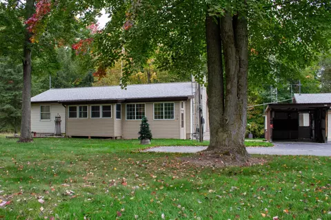7768 N Airpark, Weidman, MI 48893
