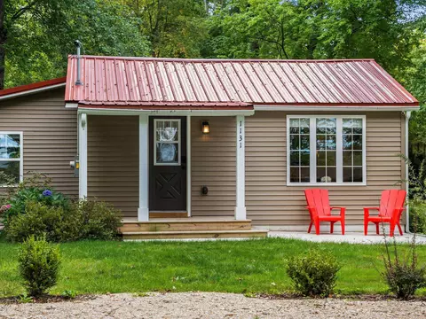 1131 Wolf Lk, Baldwin, MI 49304
