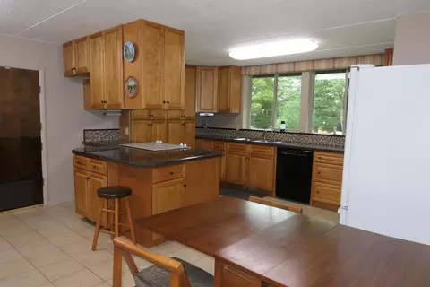 5669 Lake Montcalm, Edmore, MI 48829 photo 9