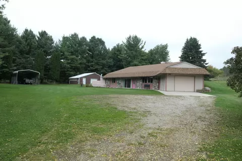 5669 Lake Montcalm, Edmore, MI 48829 photo 2