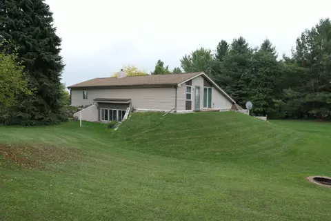 5669 Lake Montcalm, Edmore, MI 48829 photo 3