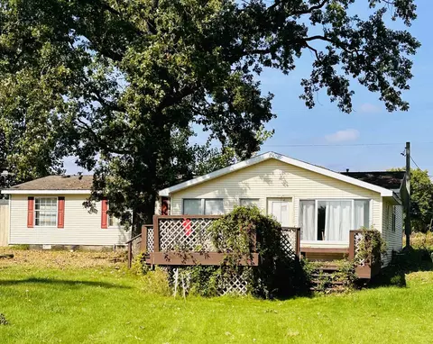 11360 Lakeshore, Riverdale, MI 48877