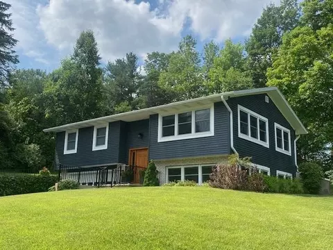 9975 E Pickwick, Traverse City, MI 49684